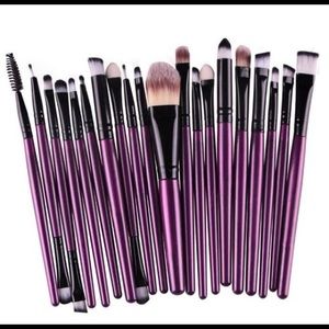 4 piece Make Up Brush Set!
